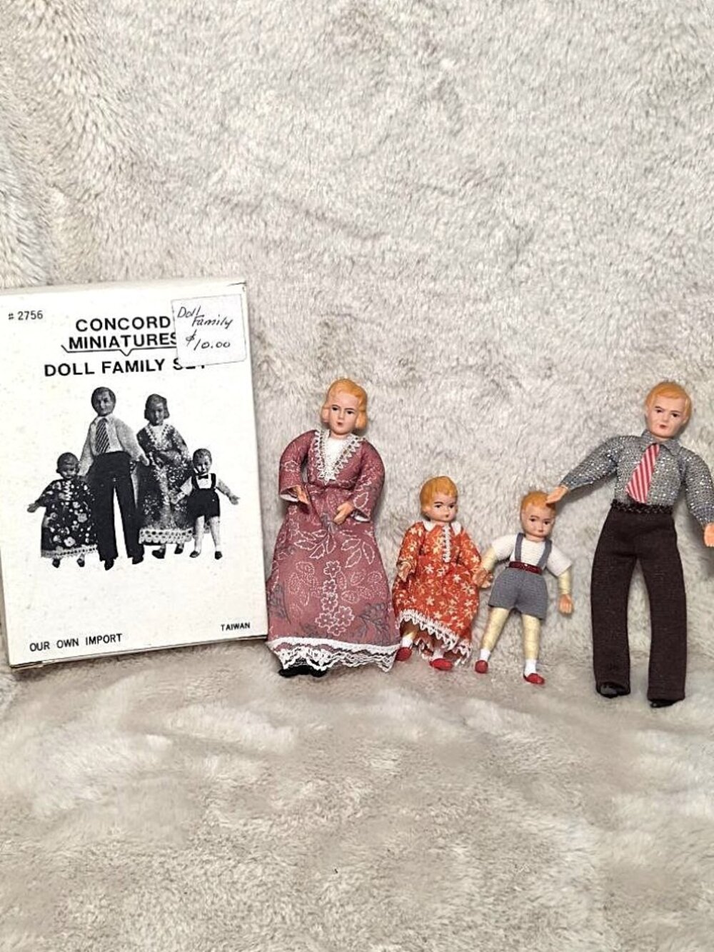 Vintage Concord Miniatures Doll Family Set of 4 Dolls 1970s NEW IN BOX #B6